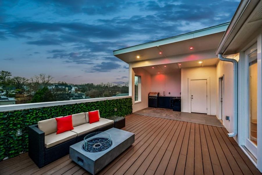 Exterior details and patio area of a home in , Atlanta (Image 34).