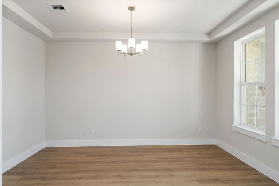 Spacious, unfurnished interior of a new home in Valencia, Manvel (Image 20).