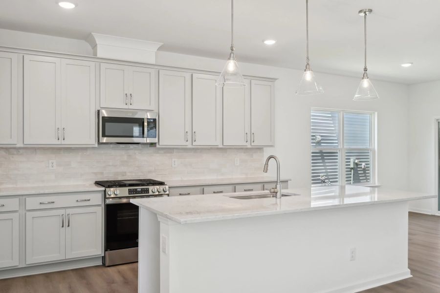 Representative images and renderings are for illustrative purposes. Actual structural options and design finishes of home may vary. Representative images and renderings are for illustrative purposes. Actual structural options and design finishes of home may vary.