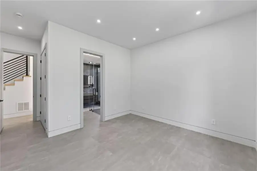Spacious, unfurnished interior of a new home in , Smyrna (Image 89).