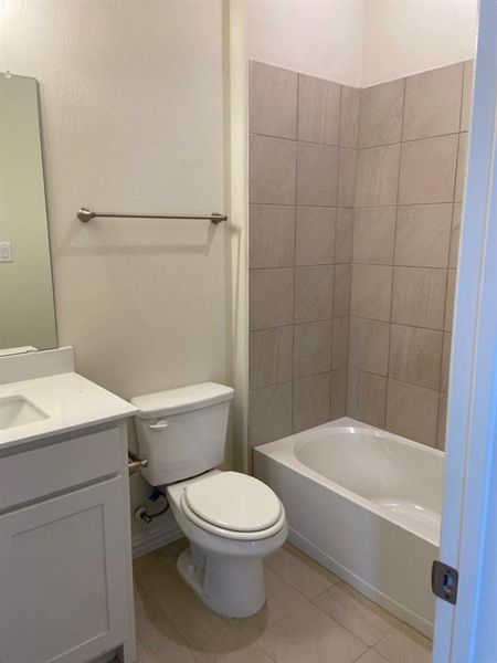 Furnished interior view inside a new home in Hillview Addition, Decatur (Image 5).