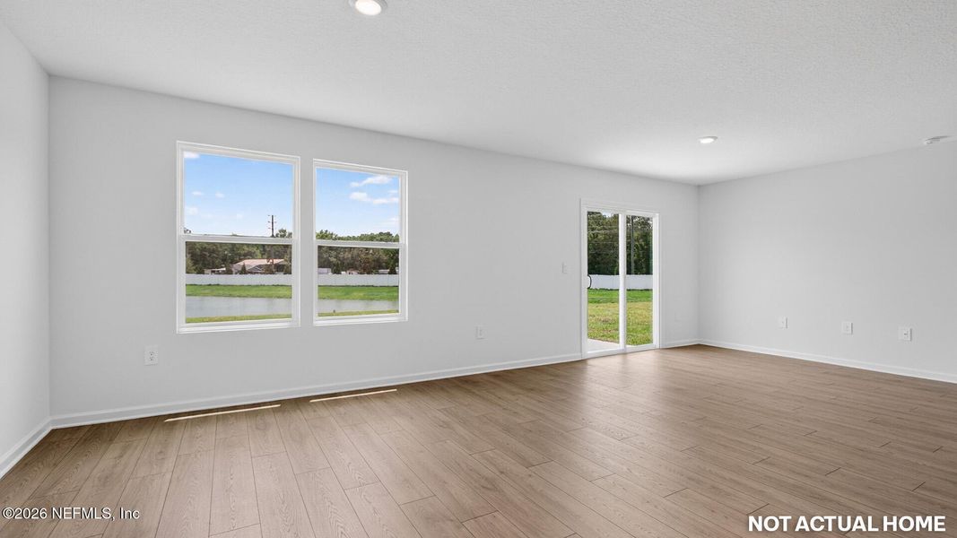 Spacious, unfurnished interior of a new home in Copes Landing, Jacksonville (Image 23).