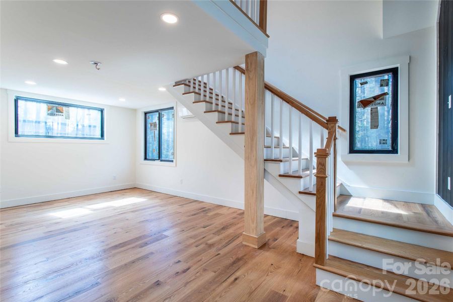 Spacious, unfurnished interior of a new home in , Brevard (Image 17).