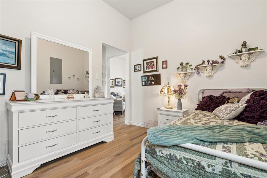 Furnished interior view inside a new home in , Tolar (Image 13).