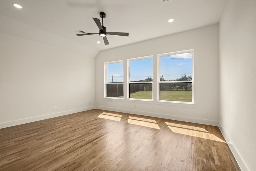 Spacious, unfurnished interior of a new home in Highland Oaks, Boyd (Image 27).