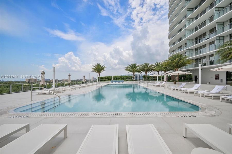 Condo located in Miami, FL showcasing its design and architecture (Image 2). Condo located in Miami, FL showcasing its design and architecture (Image 2).