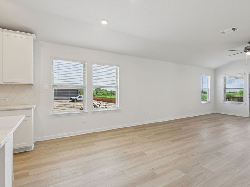 Dining room in the Allen floorplan at a Meritage Homes community. Dining room in the Allen floorplan at a Meritage Homes community.