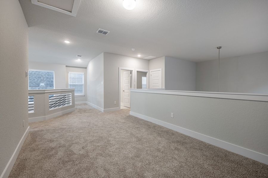 Spacious, unfurnished interior of a new home in Stillwater Ranch, San Antonio (Image 29). Spacious, unfurnished interior of a new home in Stillwater Ranch, San Antonio (Image 29).