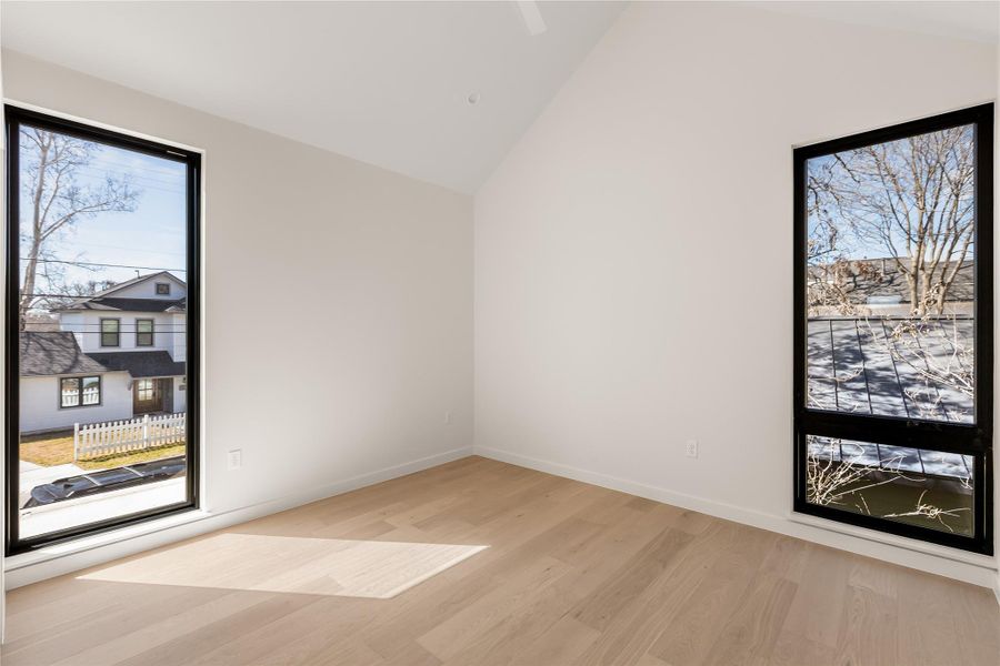 Spacious, unfurnished interior of a new home in , Austin (Image 23).