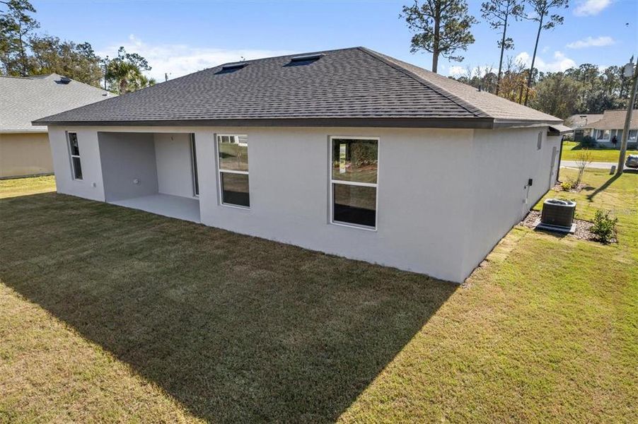 Exterior details and patio area of a home in , Palm Coast (Image 15).
