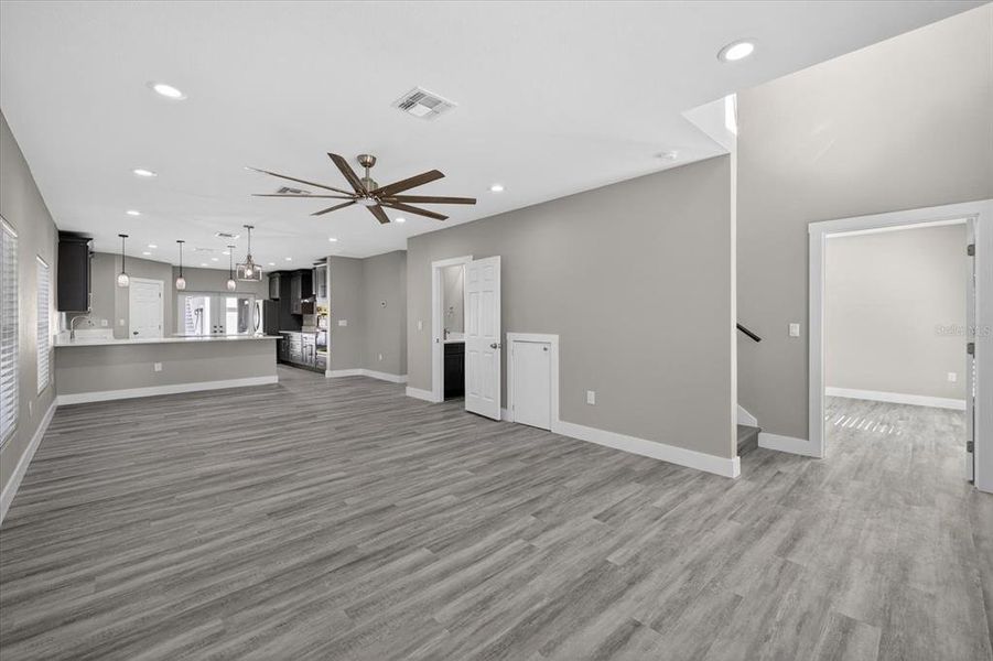 Spacious, unfurnished interior of a new home in , St. Petersburg (Image 58).