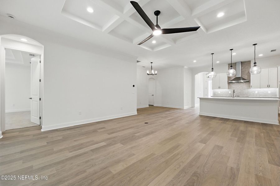 Spacious, unfurnished interior of a new home in Goose Creek Estates, Green Cove Springs (Image 30).