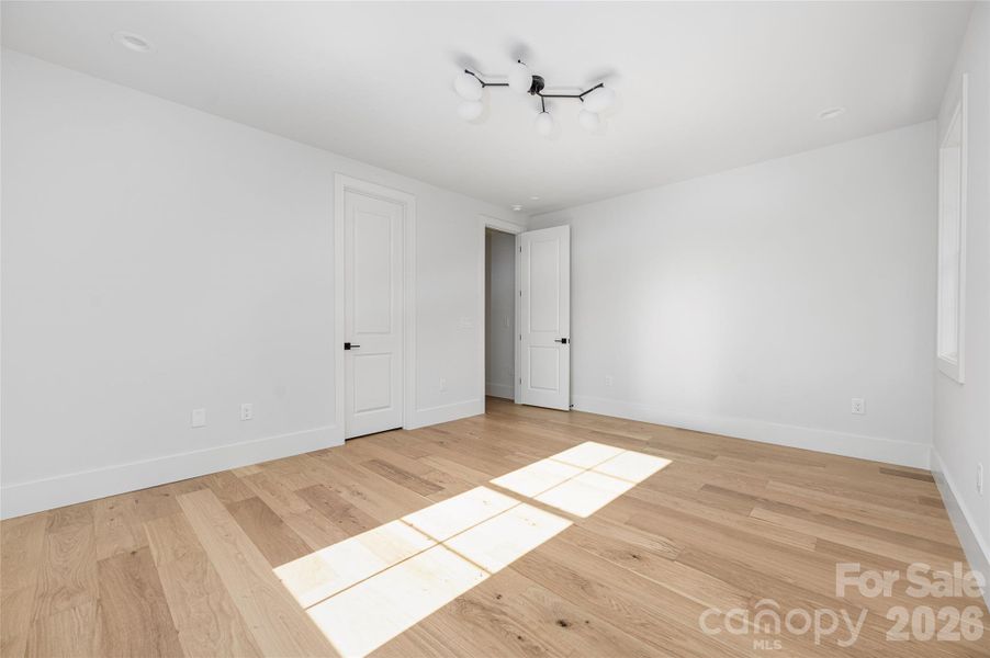 Guest bedroom.