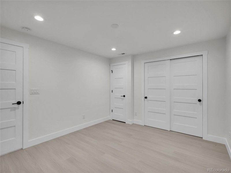 Spacious, unfurnished interior of a new home in , Denver (Image 20).