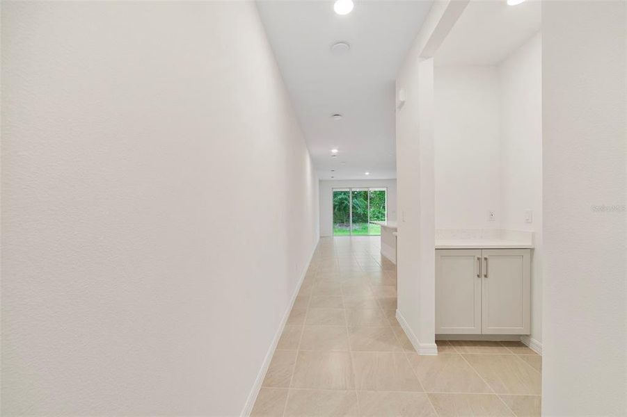 Spacious, unfurnished interior of a new home in Towns at Greenleaf, Oviedo (Image 12).