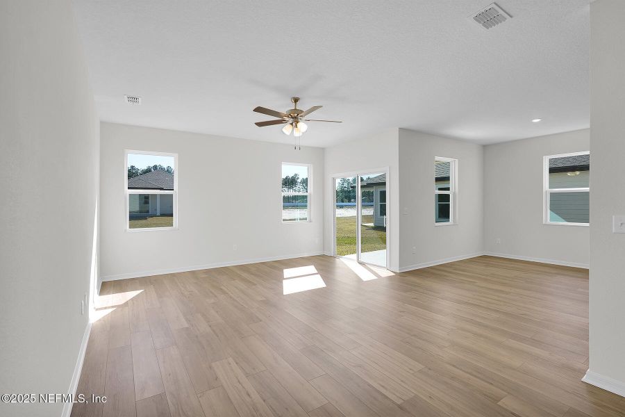 Spacious, unfurnished interior of a new home in Westport Landing, Jacksonville (Image 22).