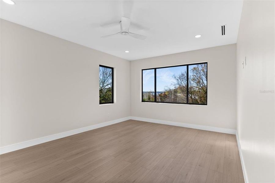 Spacious, unfurnished interior of a new home in , Oldsmar (Image 22).