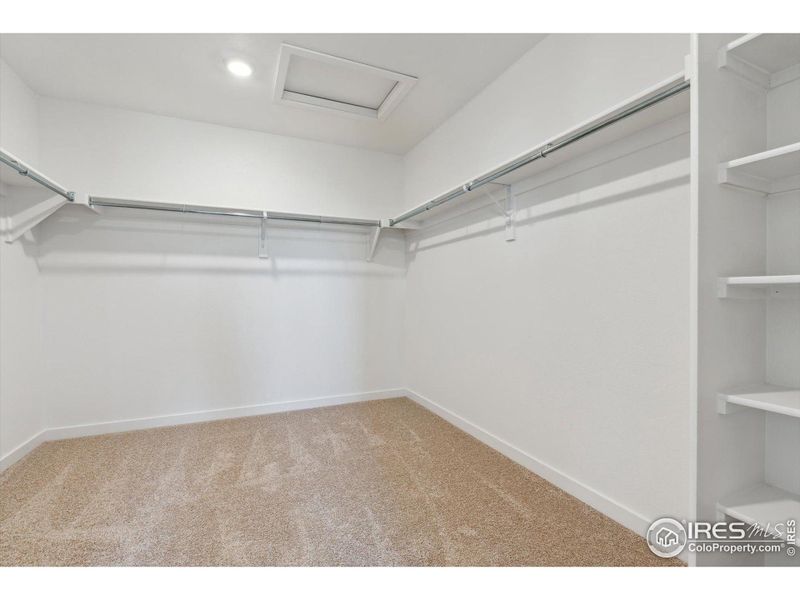 Spacious, unfurnished interior of a new home in Silver Peaks, Lochbuie (Image 18).