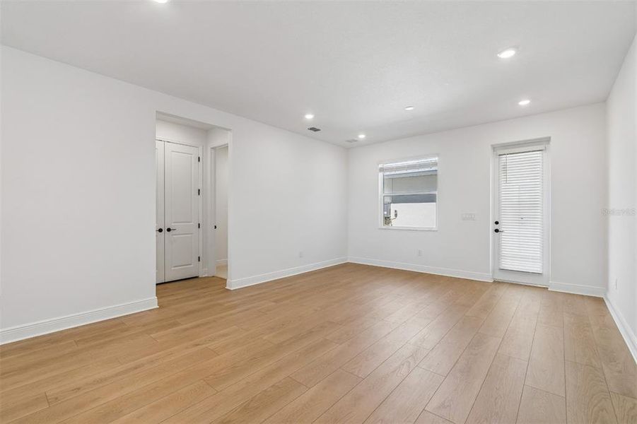 Spacious, unfurnished interior of a new home in SeaFlower, Bradenton (Image 29).