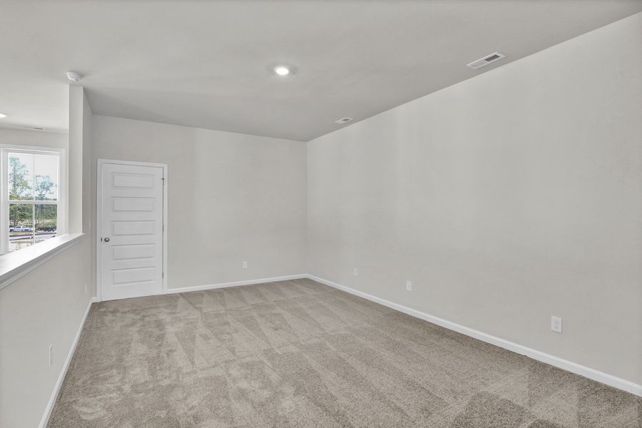 Spacious, unfurnished interior of a new home in Grand Park, Leland (Image 17).