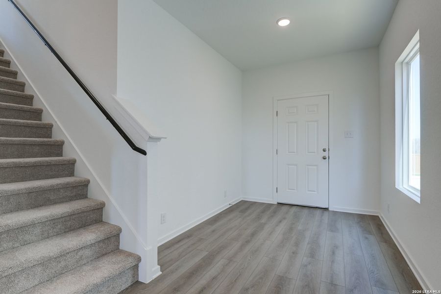 Spacious, unfurnished interior of a new home in Hennersby Hollow, San Antonio (Image 32).