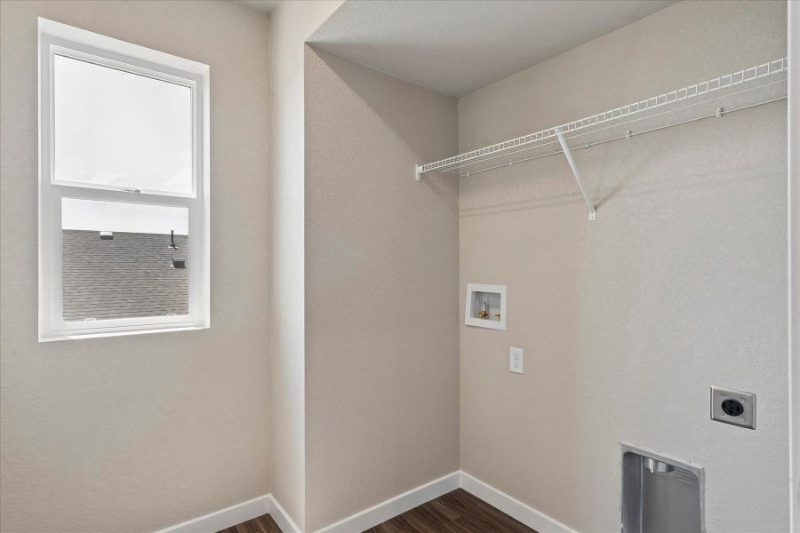 Spacious, unfurnished interior of a new home in Aspen Ranch, Fountain (Image 14).