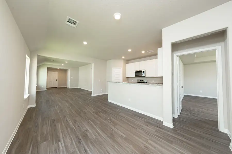Spacious, unfurnished interior of a new home in Cliffstone Hills, Conroe (Image 10). Spacious, unfurnished interior of a new home in Cliffstone Hills, Conroe (Image 10).