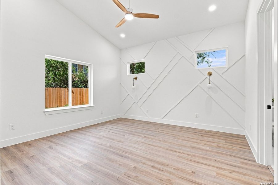 Spacious, unfurnished interior of a new home in , San Antonio (Image 17).