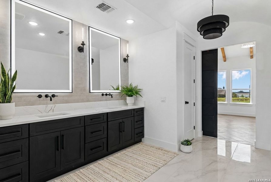 Furnished interior view inside a new home in , La Vernia (Image 33).