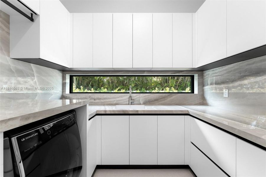 Furnished interior view inside a new home in , Miami (Image 41).