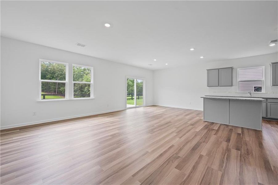 Spacious, unfurnished interior of a new home in Avery Ridge, Gainesville (Image 6).