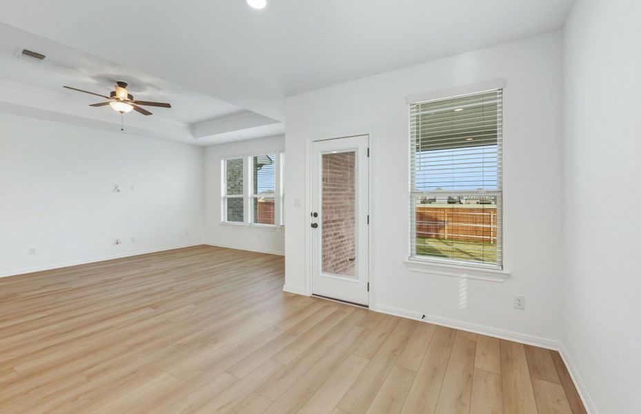 Spacious, unfurnished interior of a new home in Saddleback at Santa Rita Ranch, Liberty Hill (Image 26).