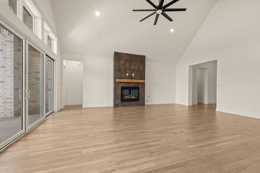Spacious, unfurnished interior of a new home in NorthGlen, Haslet (Image 32).