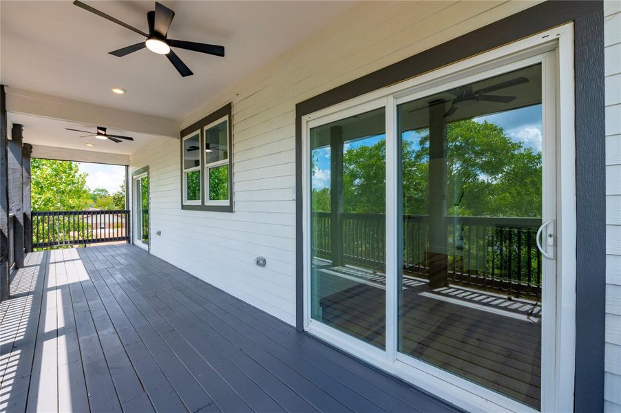 Exterior details and patio area of a home in , Shoreacres (Image 36).