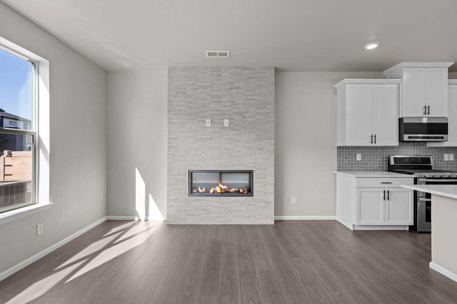 Spacious, unfurnished interior of a new home in Ralston Creek, Arvada (Image 16).