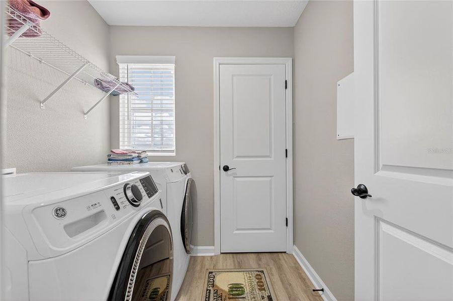 Furnished interior view inside a new home in , Apollo Beach (Image 41).