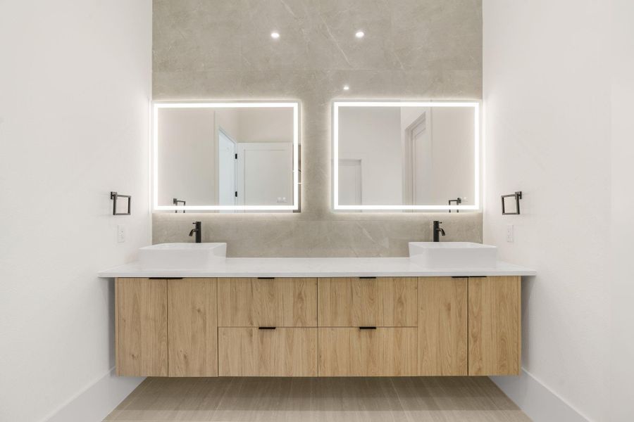 Furnished interior view inside a new home in , Tomball (Image 10).