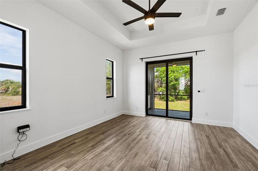 Spacious, unfurnished interior of a new home in , Port Charlotte (Image 26).