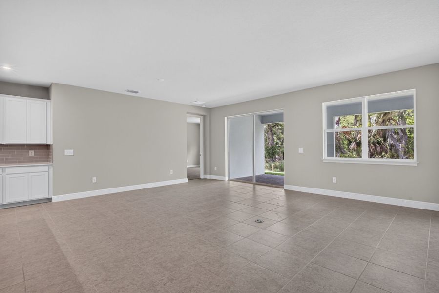 Spacious, unfurnished interior of a new home in Crosswind Ranch, Parrish (Image 15). Spacious, unfurnished interior of a new home in Crosswind Ranch, Parrish (Image 15).