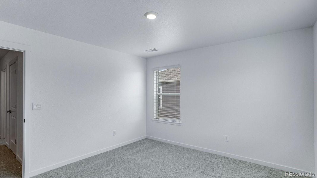 Spacious, unfurnished interior of a new home in Hansen Farm, Fort Collins (Image 43).