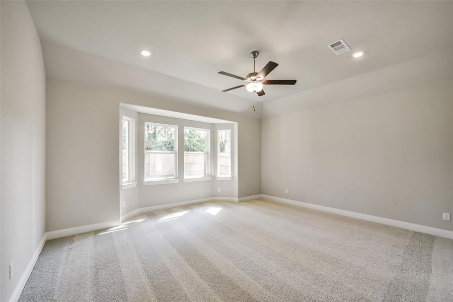 Spacious, unfurnished interior of a new home in Evergreen 60', Conroe (Image 31).
