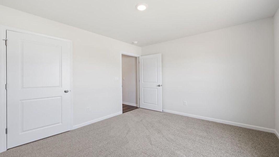 Spacious, unfurnished interior of a new home in Cascade Point, Seneca (Image 13).