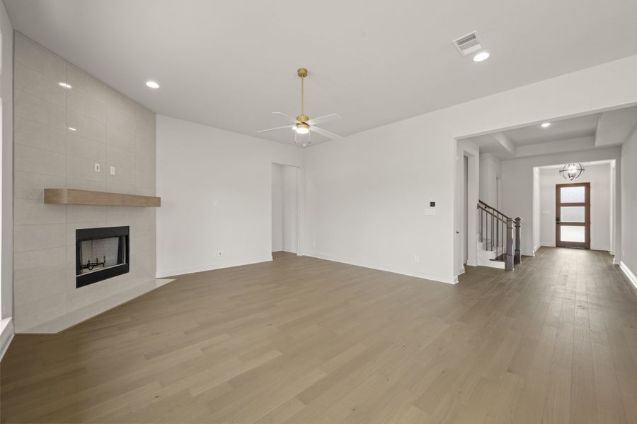 Spacious, unfurnished interior of a new home in Hayes Crossing, Midlothian (Image 21).