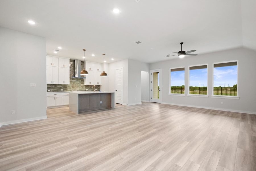 Spacious, unfurnished interior of a new home in Lagos Reserve, Manor (Image 34).