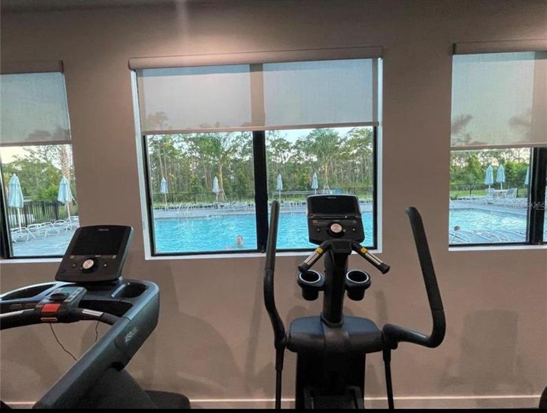 Community amenities in Island Lakes at Coco Bay, Englewood (Image 9).