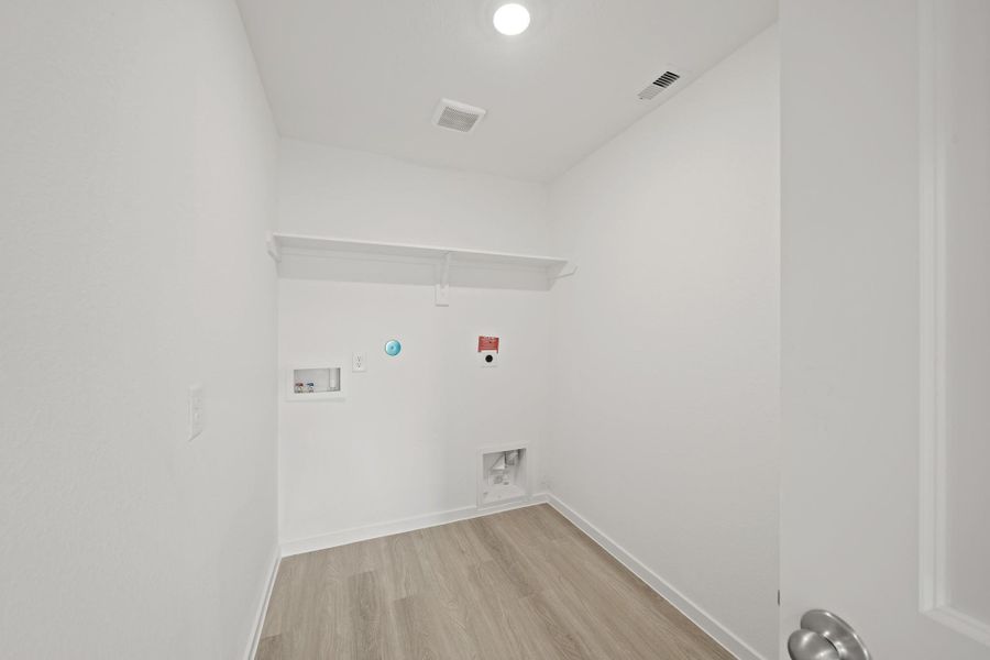 Spacious, unfurnished interior of a new home in Chapel Lakes, Montgomery (Image 13). Spacious, unfurnished interior of a new home in Chapel Lakes, Montgomery (Image 13).