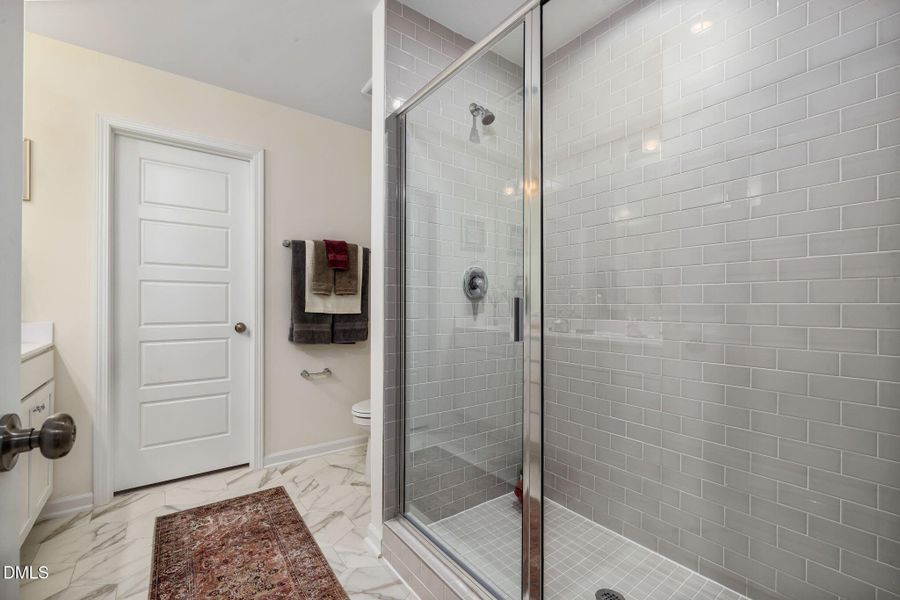 026_Edison_Primary Bath