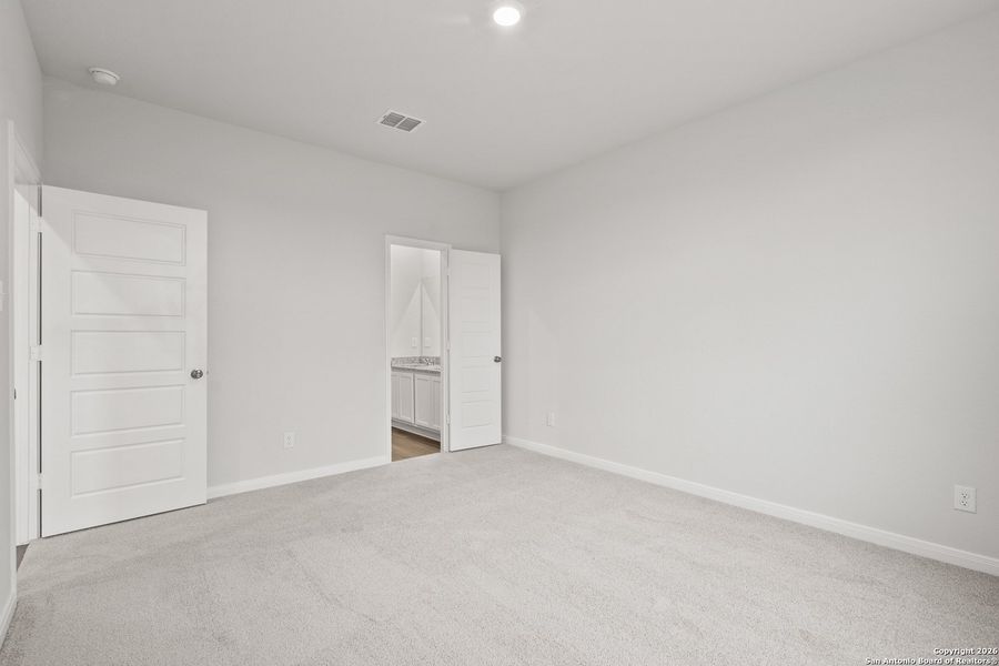 Spacious, unfurnished interior of a new home in Katzer Ranch, Converse (Image 12).