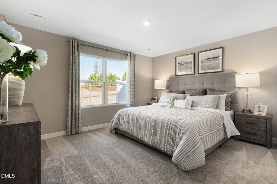 18 primary bedroom(1)