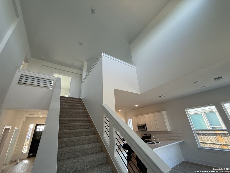 Spacious, unfurnished interior of a new home in Buffalo Crossing, Cibolo (Image 20).